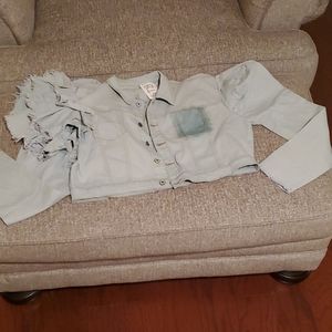 Long sleeve cropped denim jacket